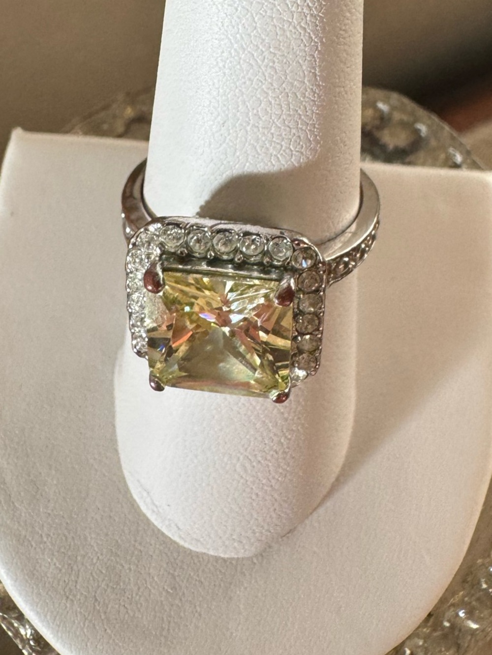 Yellow Stone Halo Statement Ring Size 8 Silver Tone Cocktail Ring - Picture 2 of 6